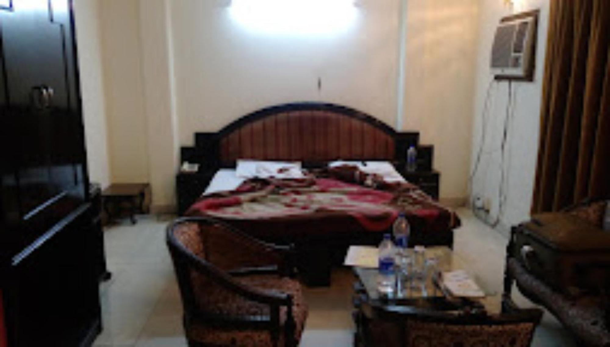 Hotel Punjab , Saharanpur Exterior photo